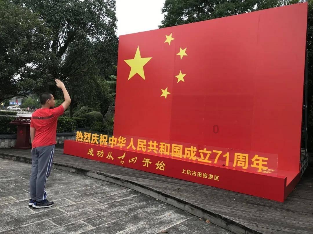 身上最近出了好多红点点，不知道怎么回事，特别痒。。游戏画面